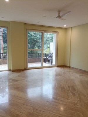 Room in 4 BHK Builder Floor at Greater Kailash ii – for Rent