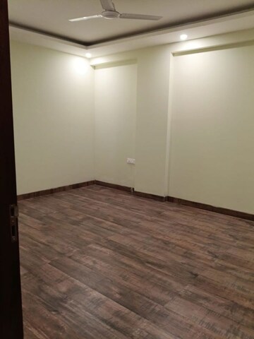 Room in 4 BHK Builder Floor at Greater Kailash ii – for Rent