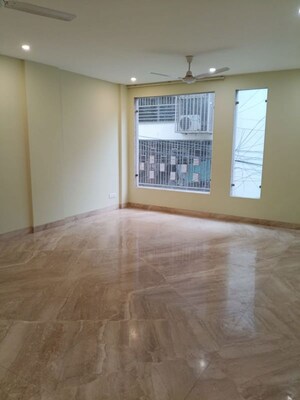 Room in 4 BHK Builder Floor at Greater Kailash ii – for Rent