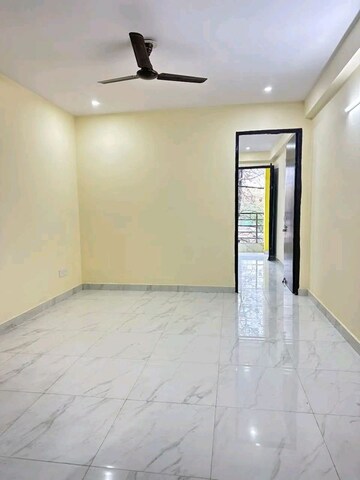 Room in 2 BHK Apartment at Chattarpur – for Rent
