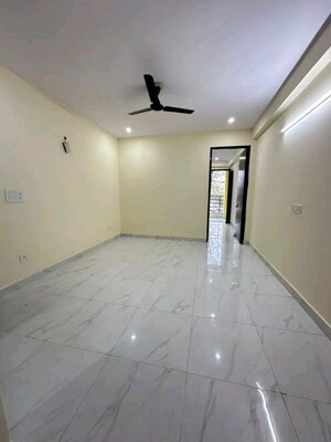 Room in 2 BHK Apartment at Chattarpur – for Rent