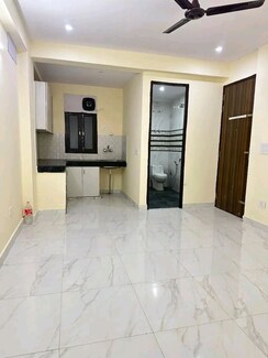 2 BHK + Servant Room Apartment For Rent in Chattarpur