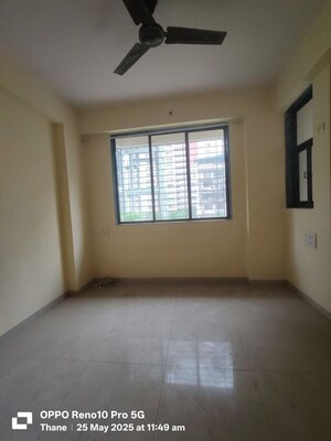Room in 2.5 BHK Apartment at Ozone Valley, Kalwa – for Rent