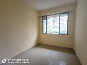 Room in 2.5 BHK Apartment at Ozone Valley, Kalwa – for Rent