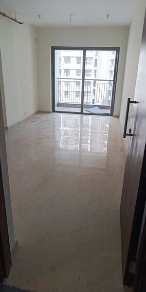 2 BHK Apartment For Rent in Kalpataru Paramount, Kapur Bawdi