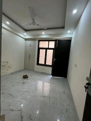 Room in 2 BHK Builder Floor at Palm Residency Chhatarpur, Chattarpur – for Rent