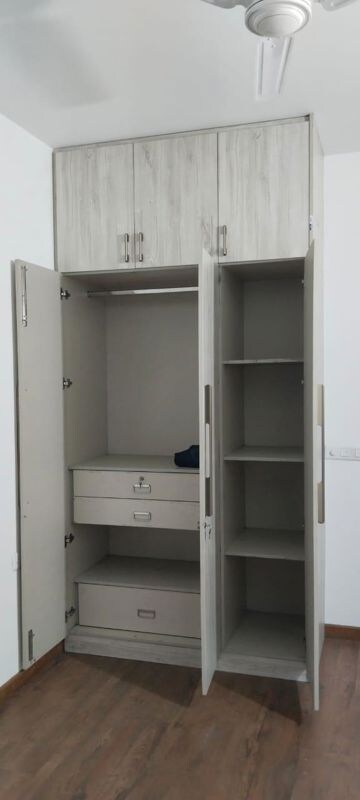 Furnished Amenities in 3 BHK Builder Floor at DLF Gardencity Enclave, Sector 93 – for Rent