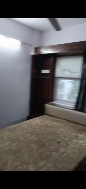Room in 2 BHK Apartment at Andheri West – for Rent
