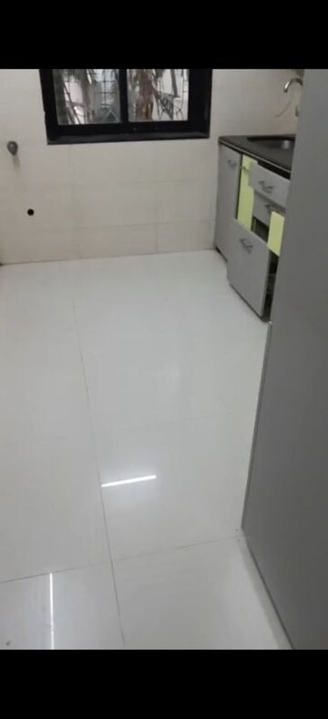 Furnished Amenities in 2 BHK Apartment at Andheri West – for Rent