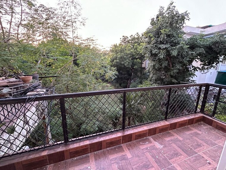 Balcony, alaknanda 3 Bedroom 1500 Sq.Ft. Apartment In Alaknanda Delhi 10002545