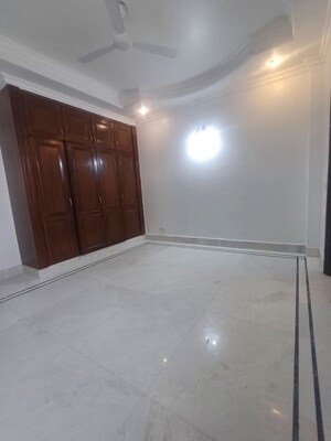 Room in 3 BHK Builder Floor at Chittaranjan Park – for Rent