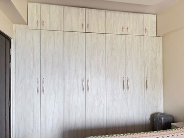 Furnished Amenities in 3 BHK Builder Floor at DLF Gardencity Enclave, Sector 93 – for Rent