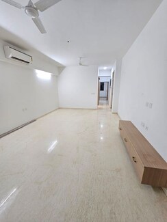 2.5 BHK + Extra Room Builder Floor For Sale in DLF Gardencity Enclave