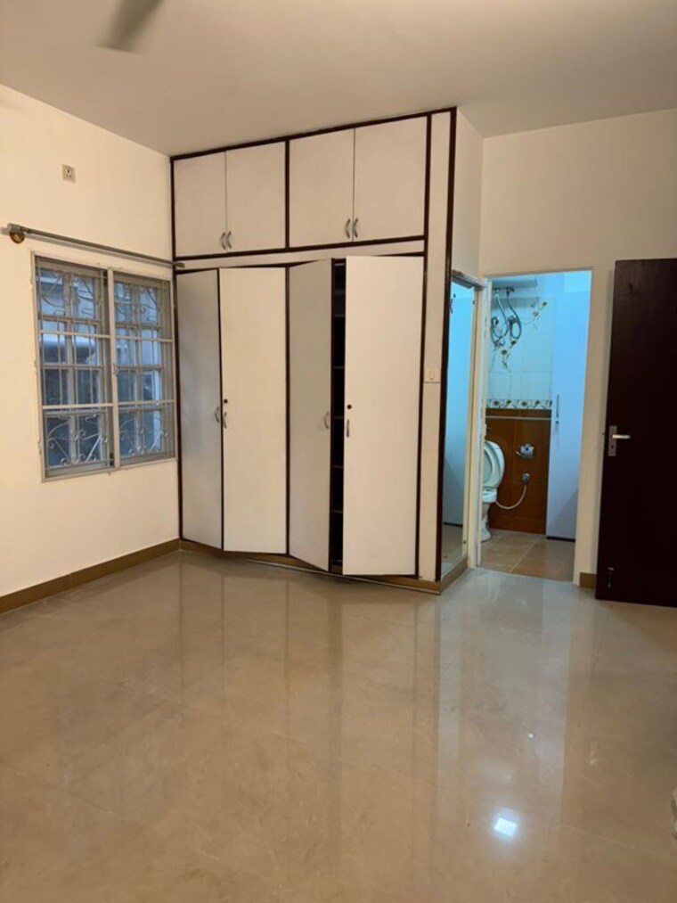 Room, lalazar-apartment 3 Bedroom 1800 Sq.Ft. Apartment In Palace Road Bangalore 9609632