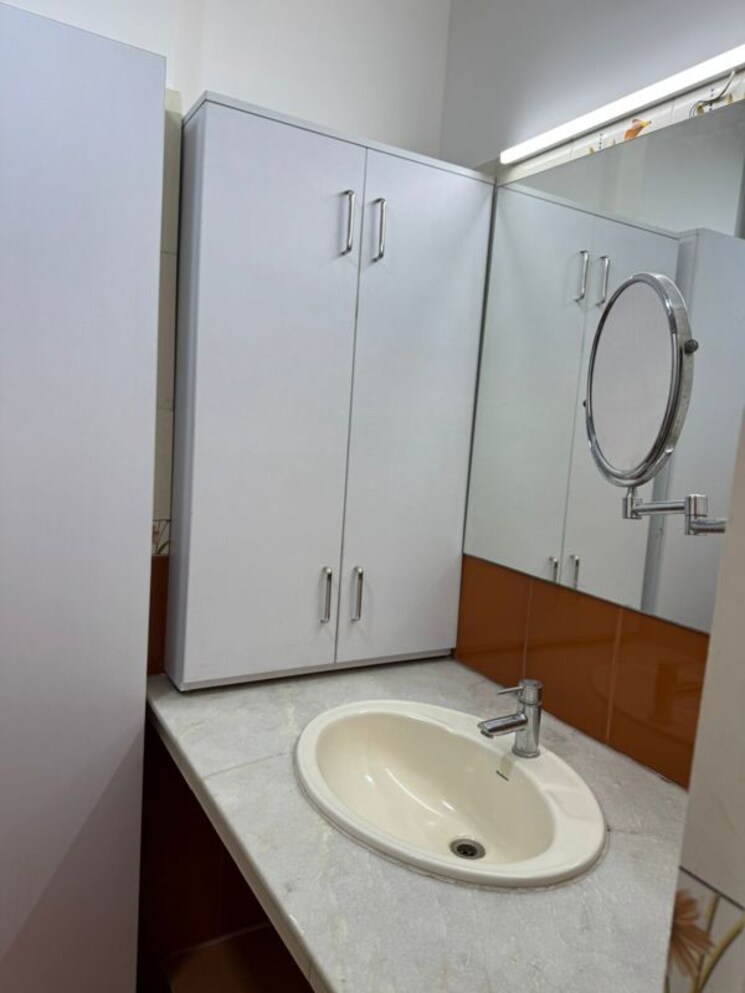 Bathroom, lalazar-apartment 3 Bedroom 1800 Sq.Ft. Apartment In Palace Road Bangalore 9609632