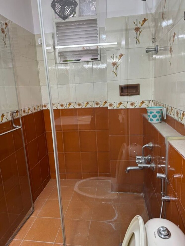 Bathroom, lalazar-apartment 3 Bedroom 1800 Sq.Ft. Apartment In Palace Road Bangalore 9609632