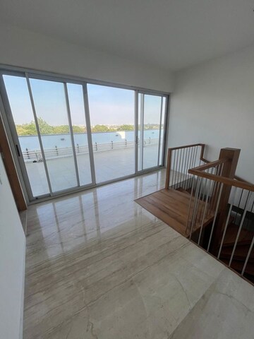 Room in 4 BHK Penthouse at Gold Platz, Richmond Town – for Sale