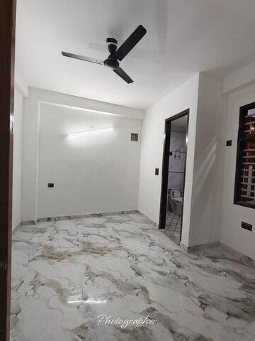 Room in 1 BHK Apartment at Saket – for Rent