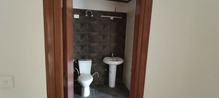 Bathroom, rps-auria 3 Bedroom 1565 Sq.Ft. Apartment In Sector 88 Faridabad 10002584
