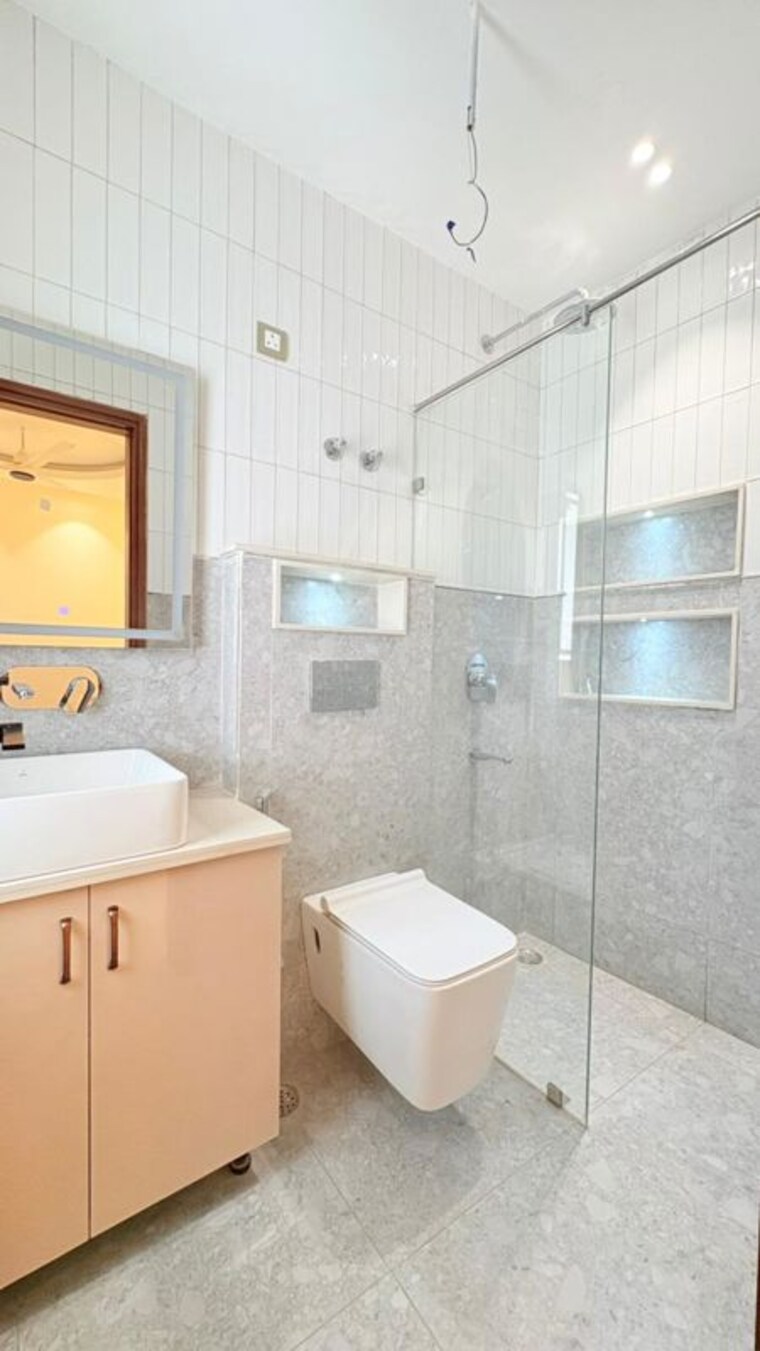 Attached Bathroom, bptp-green-oaks 3 Bedroom 155 Sq.Yd. Builder Floor In Sector 70a Gurgaon 10002587