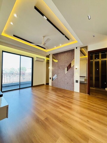 Room in 3 BHK Builder Floor at Ansal API Versalia, Sector 67a – for Sale