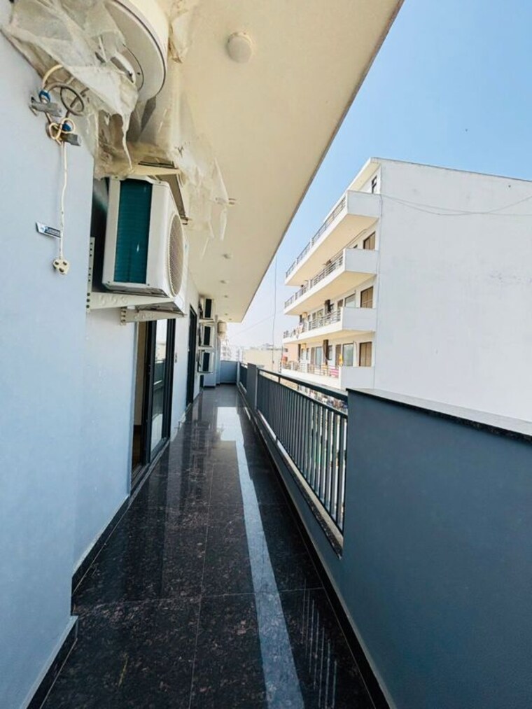 Balcony, ansal-api-versalia 3 Bedroom 180 Sq.Yd. Builder Floor In Sector 67a Gurgaon 10002591