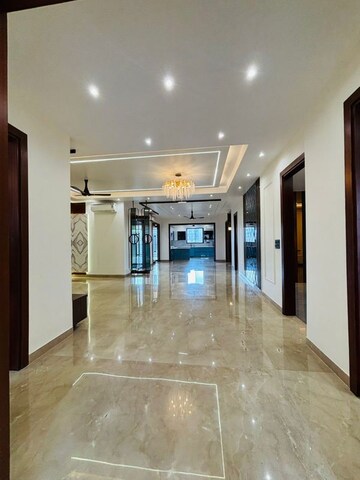 3 BHK Builder Floor For Sale in Ansal API Versalia, Sector 67a