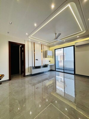 Room in 3 BHK Builder Floor at Ansal API Versalia, Sector 67a – for Sale