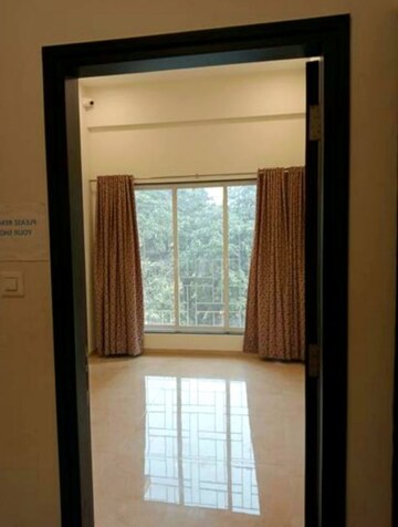 Room in 2 BHK Apartment at Asha Nagar CHS, Mulund West – for Rent