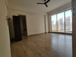 Room in 2 BHK Apartment at Ansal Sushant Estate, Sector 52 – for Rent