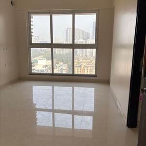 Room in 2 BHK Apartment at Sheth Avante, Mumbai Central Suburbs – for Rent