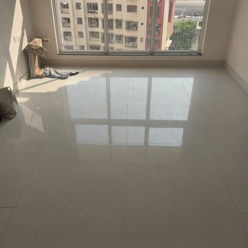 Room in 1 BHK Apartment at Sheth Avante, Mumbai Central Suburbs – for Rent