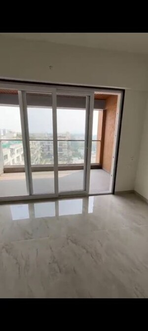 Room in 3.5 BHK Apartment at Shubh Nirvana, Viman Nagar – for Rent