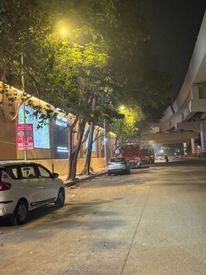 Parking in 3 BHK Apartment at Lokhandwala Complex – for Sale