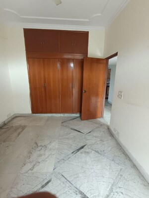 Room in 2 BHK Builder Floor at RWA Apartments Sector 40, Sector 40 – for Rent