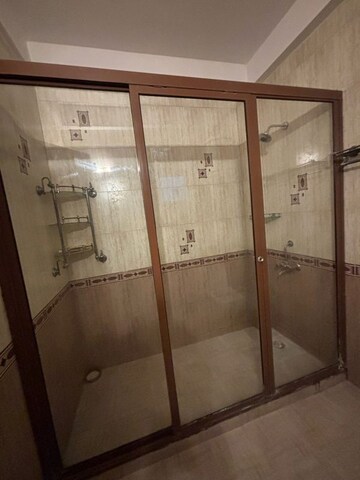  3 BHK Builder Floor at Freedom Fighters Enclave – for Rent