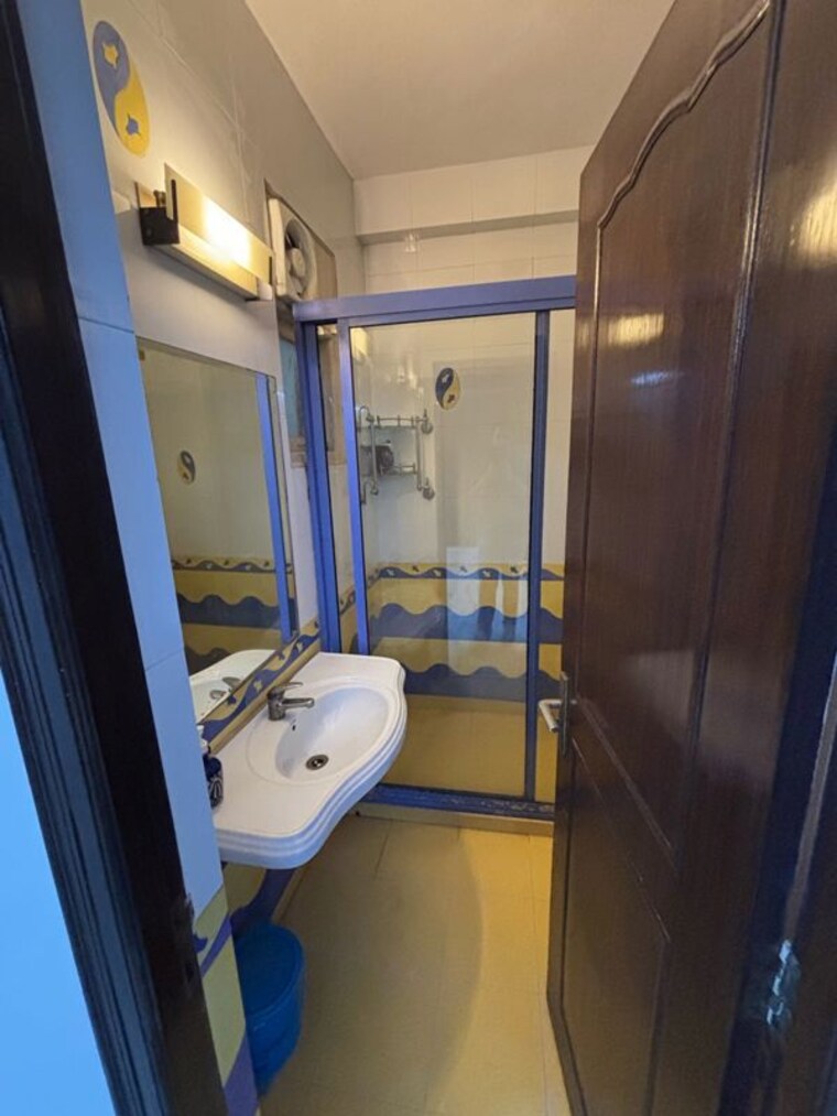 Attached Bathroom, freedom fighters enclave 3 Bedroom 1900 Sq.Ft. Builder Floor In Freedom Fighters Enclave Delhi 9516058