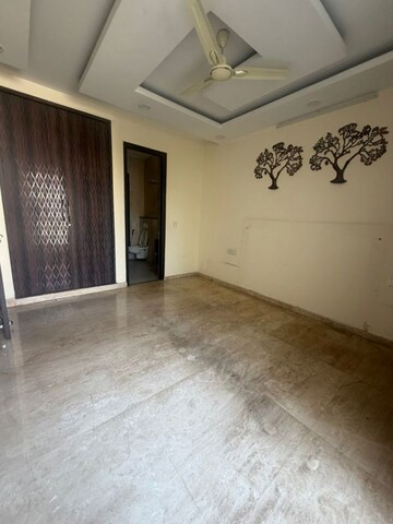 Room in 2 BHK Builder Floor at Shivaji Nagar – for Rent