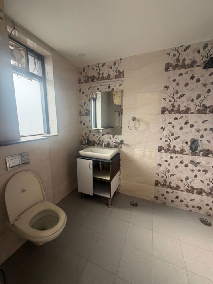 Bathroom, shivaji nagar 2 Bedroom 1500 Sq.Ft. Builder Floor In Shivaji Nagar Gurgaon 10002664