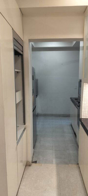 Building Lobby in 3.5 BHK Apartment at DLF The Ultima, Sector 81 – for Rent