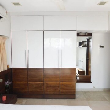 Room in 3 BHK Apartment at Versova – for Rent