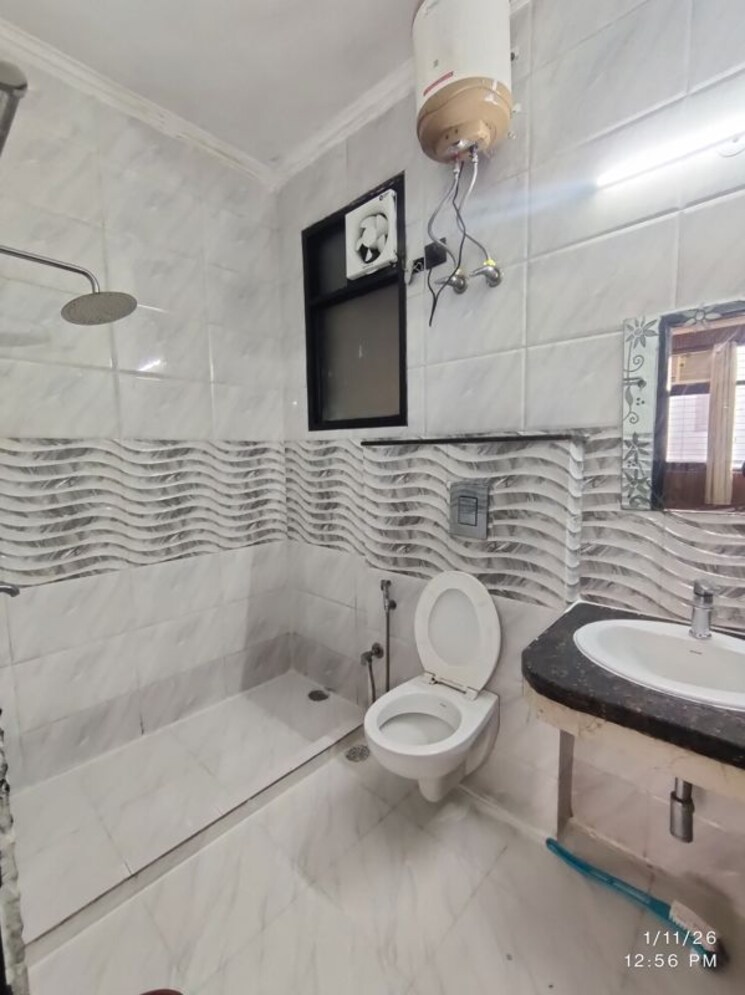 Bathroom, south city 1 3 Bedroom 2500 Sq.Ft. Builder Floor In South City 1 Gurgaon 10002669