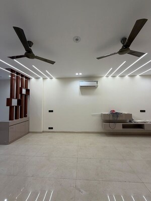 3 BHK Builder Floor For Rent in Sector 14