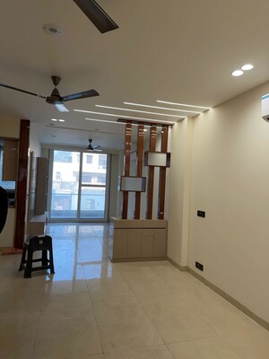 Room in 3 BHK Builder Floor at Sector 14 – for Rent