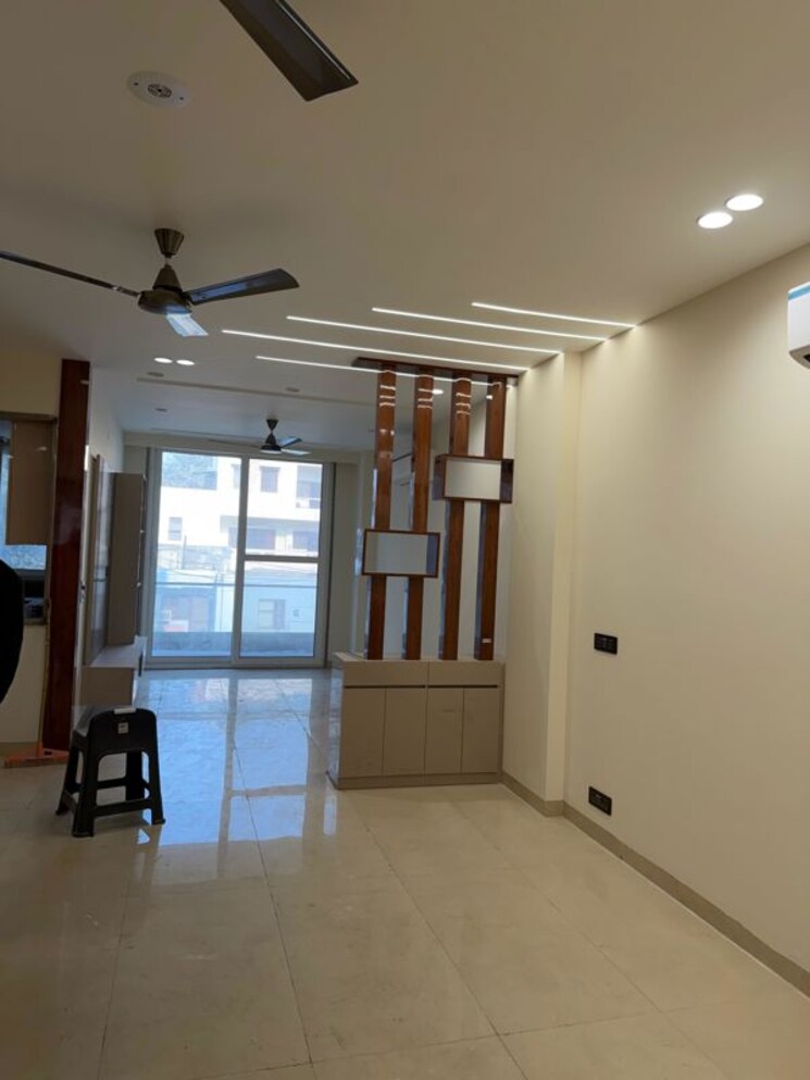Room, sector 14 3 Bedroom 2200 Sq.Ft. Builder Floor In Sector 14 Gurgaon 10002672