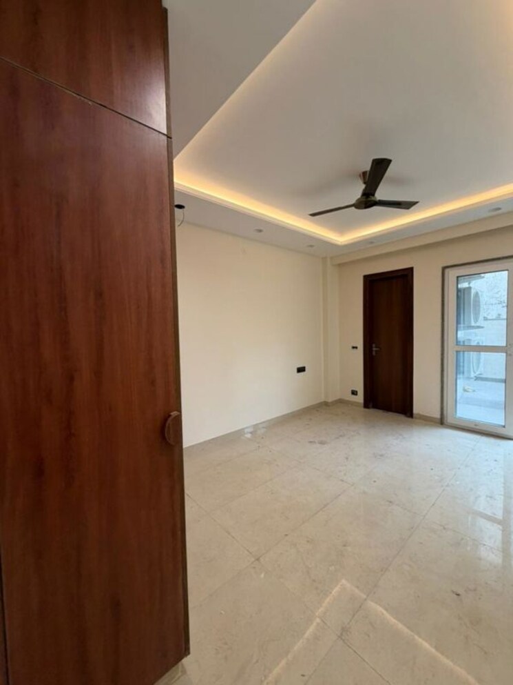 Room, sector 14 3 Bedroom 2200 Sq.Ft. Builder Floor In Sector 14 Gurgaon 10002672
