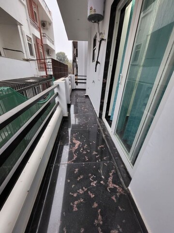 Balcony in 3 BHK Builder Floor at Sector 15 ii – for Rent