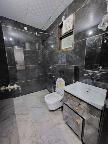 Master Bedroom in 3 BHK Builder Floor at Sector 15 ii – for Rent