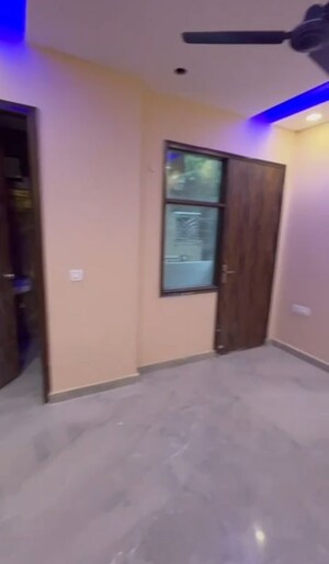 Room in 2 BHK Builder Floor at Patel Nagar – for Rent