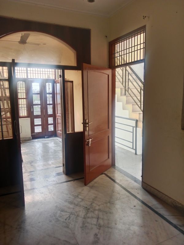 2 BHK Builder Floor For Rent in HUDA
